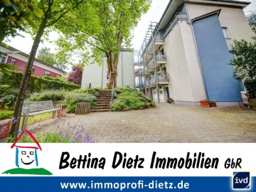 **VERMIETET**DIETZ: Moderne 3 Zi. Wohnung mit Tiefgaragenstellplatz, Tageslichtbad, West-Balkon uvm.!!, 64285 Darmstadt, Etagenwohnung