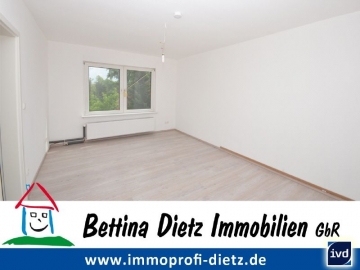 **VERMIETET**DIETZ: 3 Zimmerwohnung mit Balkon – Tageslichtbad mit Wanne – Garage, 64859 Eppertshausen, Etagenwohnung