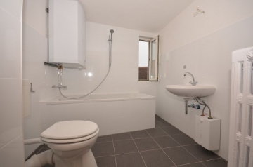 **VERMIETET**DIETZ: Die günstigste 2 Zimmerwohnung in Großostheim – Ortskernlage!, 63762 Großostheim, Dachgeschosswohnung