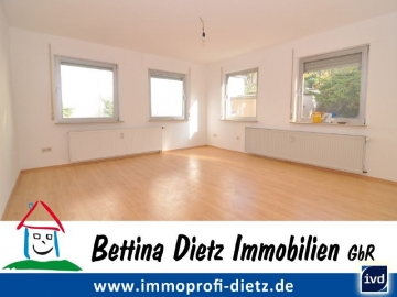 **VERMIETET**DIETZ: Gepflegte 3-Zimmer-Etagenwohnung im 2-Familienhaus mit Garten und Garage, 63762 Großostheim, Terrassenwohnung