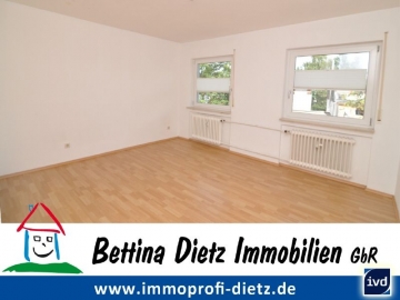 **VERMIETET**DIETZ: Helle 4 Zimmerwohnung mit Garage, 64807 Dieburg, Etagenwohnung