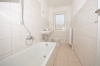 **VERMIETET**DIETZ: Modernisierte 2-Zimmer-Wohnung Einbauküche inkusive - überdachter Balkon - Tageslichtbad mit Badewanne