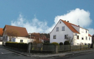 *Verkauft*  DHH in Schlierbach mit gr. Grundstück, 64850 Schaafheim, Einfamilienhaus