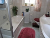 Hochwertige 4-5 Zimmer Wohnung auf Wunsch komplett möbliert,
hier können Sie mit Ihrem Handgepäck e - Badezimmer mit Wanne u.Dusche