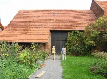 Reizvolle renovierte Hofreite mit großem Garten und Scheune.
Der Garten ist  auch als Pferdekoppel, 64850 Schaafheim, Einfamilienhaus