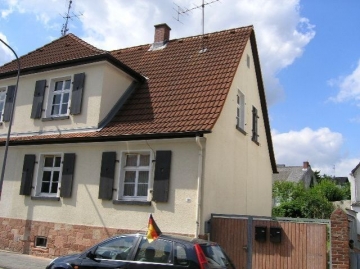 **Verkauft** Renovierungsbedürftige Doppelhaushälfte für
den Handwerker, 64850 Schaafheim, Einfamilienhaus
