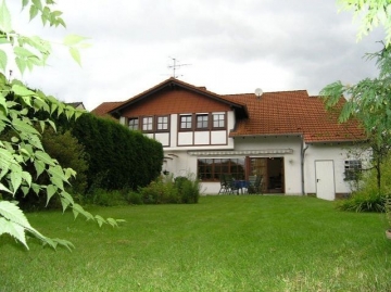 **VERKAUFT**  ÜElegante Doppelhaushälfte im Landhausstil- Für Gartenfreunde. In beliebter Lage von Babenhausen, 64832 Babenhausen, Einfamilienhaus