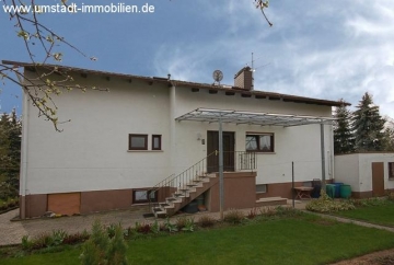 **Verkauft**  Sonniges freistehendes 1 – 2 Familienhaus mit Traumgarten und Garage- – in ruhiger Lage von Groß Umstadt –, 64823 Groß-Umstadt, Zweifamilienhaus
