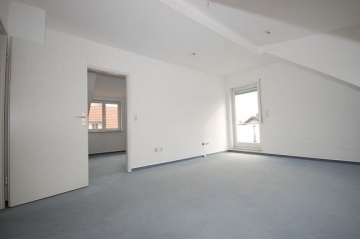 **VERKAUFT**  Junges Pärchen, auch mit Kind, aufgepasst!!! Erst eine Wohnung, später das eigene Haus. **3 ZI. ETW mit Balkon**, 64859 Eppertshausen, Etagenwohnung