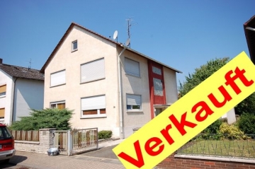 **VERKAUFT**  Freistehendes 2 Familienhaus auf 576 m² Grundstück  mit Garage., 64850 Schaafheim, Zweifamilienhaus