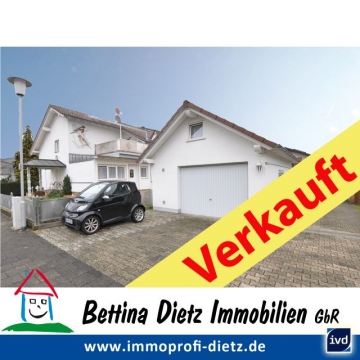 **VERKAUFT**DIETZ: Großzügige modernisierte Immobilie für 2 Generationen mit 2 Garagen und 786 m² Grundstück!!, 64823 Groß Umstadt, Zweifamilienhaus