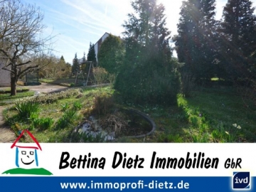 **VERKAUFT**DIETZ: Baugrundstück mit 706 m² für ein Reihenendhaus in Randlage von Dieburg!!, 64807 Dieburg, Wohnen