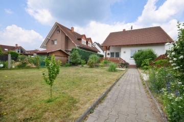 **VERKAUFT**DIETZ: Einfamilienhaus im jungen Baugebiet von Sickenhofen mit Doppel-Carport Bj. 1996, 64832 Babenhausen, Einfamilienhaus