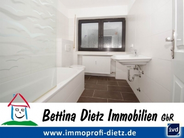 **VERMIETET**DIETZ: Erstbezug nach Renovierung! 3 Zimmerwohnung mit neuem Tageslichtbad – Einzugsbereit!, 64807 Dieburg, Dachgeschosswohnung