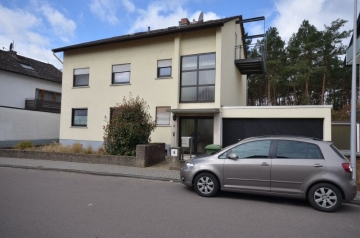 **VERKAUFT**PREIS GESENKT – DIETZ: 3-4 Zimmer Dachgeschosswohnung mit Balkon in einer Waldrandlage Babenhausen, 64832 Babenhausen, Dachgeschosswohnung