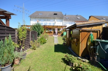 **VERKAUFT**DIETZ: Reihenmittelhaus mit Garten und Car-Port in Stockstadt!, 63811 Stockstadt, Reihenmittelhaus