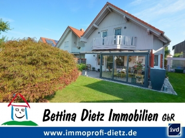 **VERKAUFT**DIETZ: Gepflegtes modernes Einfamilienhaus mit Garten, Car-Port, Keller, EBK uvm.!, 64397 Modautal, Einfamilienhaus