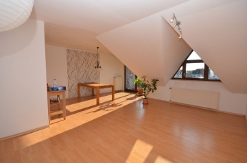 **VERKAUFT**DIETZ: Lichtdurchflutete 2-Zimmer-Eigentumswohnung mit Süd-West-Balkon in Eppertshausen, 64859 Eppertshausen, Etagenwohnung